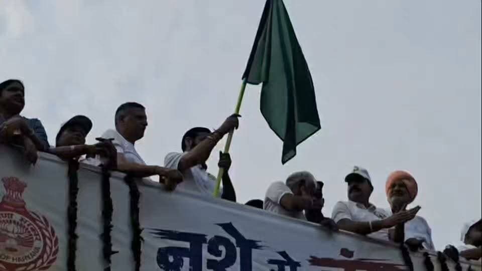 यमुनानगर/नशे के खिलाफ दौड़ा यमुनानगर, मुख्यमंत्री नायब सिंह सैनी के साथ 1 लाख से अधिक लोगों ने लिया नशामुक्त हरियाणा का संकल्प,CM नायब सैनी के साथ दौड़ा यमुनानगर, नशे के खिलाफ उमड़ा ऐतिहासिक जनसैलाब।।
#NashaMuktHaryana #Yamunanagar #NayabSinghSaini #RunAgainstDrugs #WarOnDrugs #DrugFreeHaryana #Marathon #YouthForChange #HealthyHaryana #FitnessMovement #SayNoToDrugs #HaryanaNews #PublicParticipation #AKNewsHaryana #highlights #folowers #folowerseveryone #follower #followerseveryone