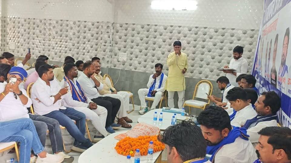 भीम आर्मी भारत एकता मिशन के स्थापना दिवस पर नेताओं ने भरी हुंकार | खबरें अभी तक #खबरेंअभीतक #KhabareAbhiTak #BhimArmy #भारतएकतामिशन #MauNews