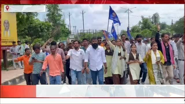 छात्रों के समर्थन में सड़क पर उतरी आजाद समाज पार्टी, राष्ट्रपति के नाम सौंपा ज्ञापन...! #news #breakfast #tikamgarh #breakingnews #asp