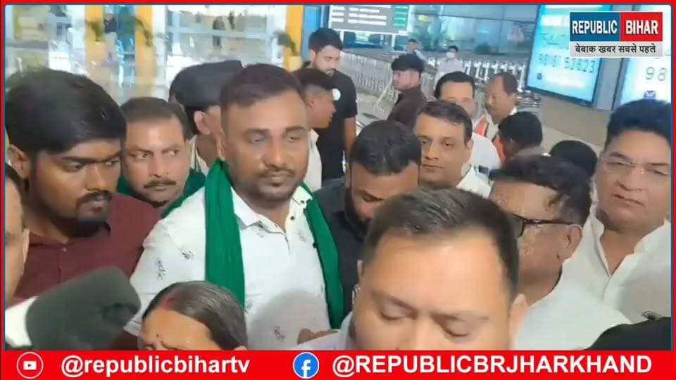 तेजस्वी यादव का तीखा विरोध सम्राट सरकार का
Tejpratap Yadav के गिरफ्तारी पर भी बोले
#bankipurmangehisaab #MuzaffarpurNews #prashantkishor #PatnaNews #BiharNews #TejashwiYadav #Bihar #Muzaffarpur