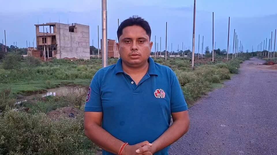 बाँदा... मेडिकल कालेज में हो रहीं जांचो पर बड़ा सवाल, मरीजों की जान के साथ खिलवाड़। पैथालॉज़ी के परमानेंट डॉक्टर नहीं आते। प्राइवेट लड़के बना रहे रिपोर्ट।
मेडिकल कालेज के भ्रष्टाचार के खिलाफ banda roundup की मुहिम जारी ( part-3)
#bandaroundup #banda #bandanews #upgoverment #yogiaditynath #ranidurgavatimedicalcollage #bandamedicalcollage
Banda Roundup BANDA News Banda - बाँदा Banda Ki Chugli Brajesh Pathak Keshav Prasad Maurya Prakash Dwivedi Ramkesh Nishad