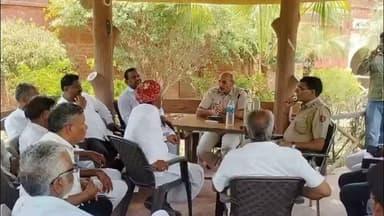 गजनेर पुलिस थाने में सीएलजी सदस्यों के साथ बैठक हुई,
कोलायत सीओ व SHO ओमप्रकाश सुथार ने बैठक ली
#rahulsewagjhajhu #bikanernews #kolayatnews #bikanerpolice