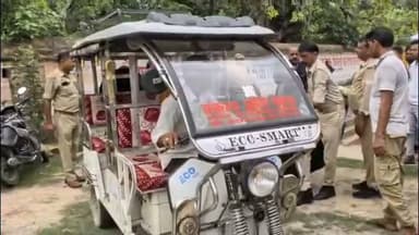 चकिया के काली जी मंदिर पोखरे में महिला का शव मिलने से सनसनी, जांच में जुटी पुलिस
चकिया के काली जी मंदिर पोखरे में दुहीसुही निवासी अंतु नामक महिला का शव संदिग्ध परिस्थितियों में मिलने से सनसनी फैल गई। पुलिस ने शव को कब्जे में लेकर पोस्टमार्टम के लिए भेज दिया है। प्रारंभिक जानकारी में महिला के मानसिक रूप से कमजोर होने की बात सामने आई है, जबकि मौत के कारणों की पुष्टि पोस्टमार्टम रिपोर्ट के बाद ही होगी।
#reelsviral #explore #highlightseveryone #follower #viralreelschallenge #fbreels #varanasi #newstoday
Chandauli Samachar कैलाश आचार्य Chandauli Times Aaj Tak मुरली शयाम पत्रकार सपा समर्थक चकिया uptimes18 Amps School Mangraur Chakia