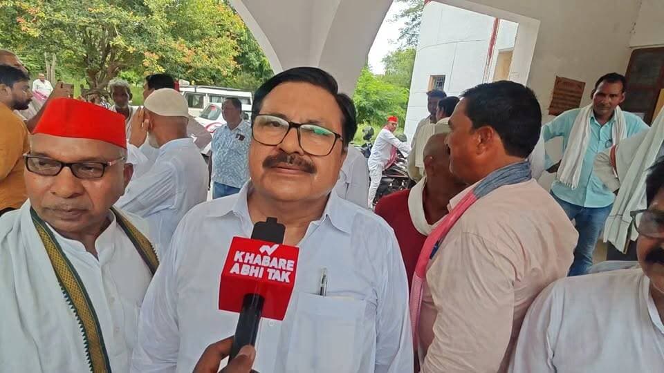 जौहर यूनिवर्सिटी के समर्थन में सपा का विरोध प्रदर्शन, सरकार पर लगाए गंभीर आरोप | खबरें अभी तक
#खबरेंअभीतक #KhabareAbhiTak #SamajwadiParty #JauharUniversity #MauNews