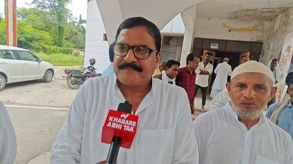 जौहर यूनिवर्सिटी बचाने को सपा का शक्ति प्रदर्शन, कलेक्ट्रेट पहुंचकर सौंपा ज्ञापन | खबरें अभी तक
#खबरेंअभीतक #KhabareAbhiTak #SamajwadiParty #JauharUniversity #MauNews