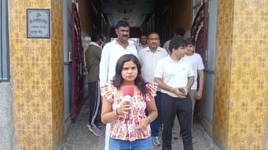 घर में सोता रहा पूरा परिवार...
चोर 10-12 लाख का माल समेटकर फायरिंग करते हुए फरार
#badarpursaid
#Theft
#Robbery
#Firing
#CrimeNews
#CCTV
#CIA
#ForensicTeam
#GoldTheft
#GunShot
#Faridabad
#VoiceOfFaridabad
#voiceoffreedom