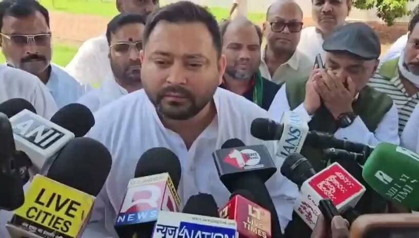 “अगर आज रात तक छात्रों की रिहाई नहीं हुई और मुकदमे वापस नहीं लिए गए, तो बिहार की धरती पर बड़ा आंदोलन होगा। फिर सरकार यह न कहे कि हमने पहले से चेतावनी नहीं दी थी।”
बिहार की धरती क्रांति की धरती है, बदलाव की धरती है .. तेजस्वी यादव
#tejaswiyadav #news4bihar