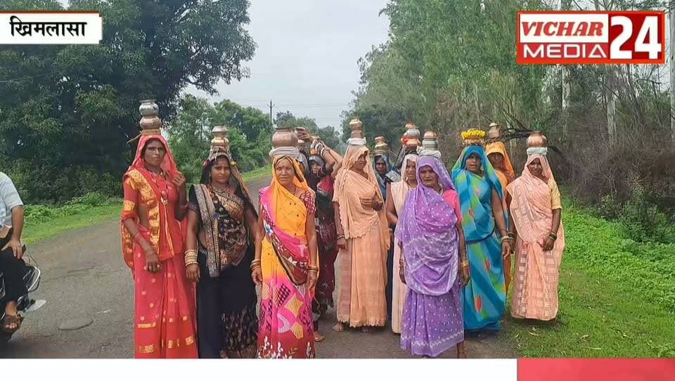 सात गांव, सात मंदिर... बारिश के लिए महिलाओं ने उठाया आस्था का बीड़ा #bina #binanews #binavidhansabha #khurai #khurainews #khuraimadhyapradesh #KhuraiNews #bariah #mousam #khimlasa #pani #mandir #BreakingNews