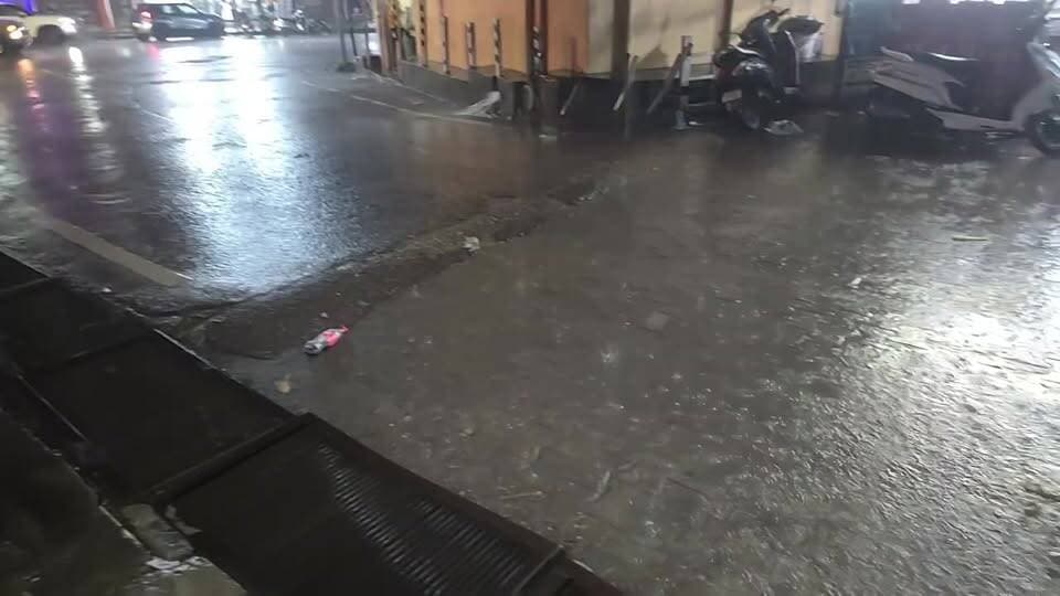 #घुमारवीं -- शहर में हुई झमाझम बारिश, मौसम हुआ सुहावना ... #देखिए #लाइव...
#BrightNews #Ghumarwin #Bilaspur #HimachalPradesh #Rain #Monsoon2026 #WeatherUpdate #HeavyRain #HPWeather #Monsoon #BilaspurNews #HPNews #Weather #RainyDay #BrightNews #Ghumarwin #Bilaspur #HimachalPradesh #Rain #Monsoon2026 #WeatherUpdate #HeavyRain #HPWeather #Monsoon #BilaspurNews #HPNews #Weather #RainyDay #Nature #HimachalWeather #GhumarwinNews #HPMonsoon #Rainfall #CloudyWeather #CoolWeather #ReliefFromHeat #HimachalRain #LocalNews #BilaspurUpdates #HimachalUpdates #WeatherAlert #RainLovers #MonsoonMagic #GreenHimachal #Hills #ChambaToKinnaur #HPGovt #PublicUpdate #BreakingNews #WeatherNews #RainInHills #HimachalDiaries #PahadiWeather #MonsoonVibes #RainUpdate #IndiaWeather #NorthIndiaRain #BilaspurDistrict #GhumarwinCity #CityNews #DailyNews #TodayNews #RainfallUpdate #WeatherForecastPakistan