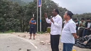 पौड़ी विधानसभा से उत्तराखंड क्रांति दल के संभावित प्रत्याशी भाई केशवानंद आर्य,धारे,मंगारे और अन्य प्राकृतिक श्रोतों से प्राप्त मिनरल वाटर से ग्रामीणों को रोजगार उपलब्ध करवाने के सम्बन्ध में बताते हुये..
#यूक्रेंडमिशन2027
#जयपहाड़जयपहाड़ी