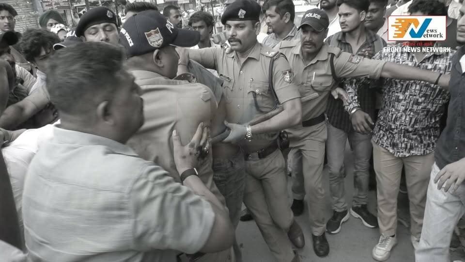 दरिंदों का पुलिस ने निकाला जुलूस ... लोगों ने कहा- पुलिस को थैंक्यू
#rudrapur #uttarakhand #gangrep #UttarakhandPolice