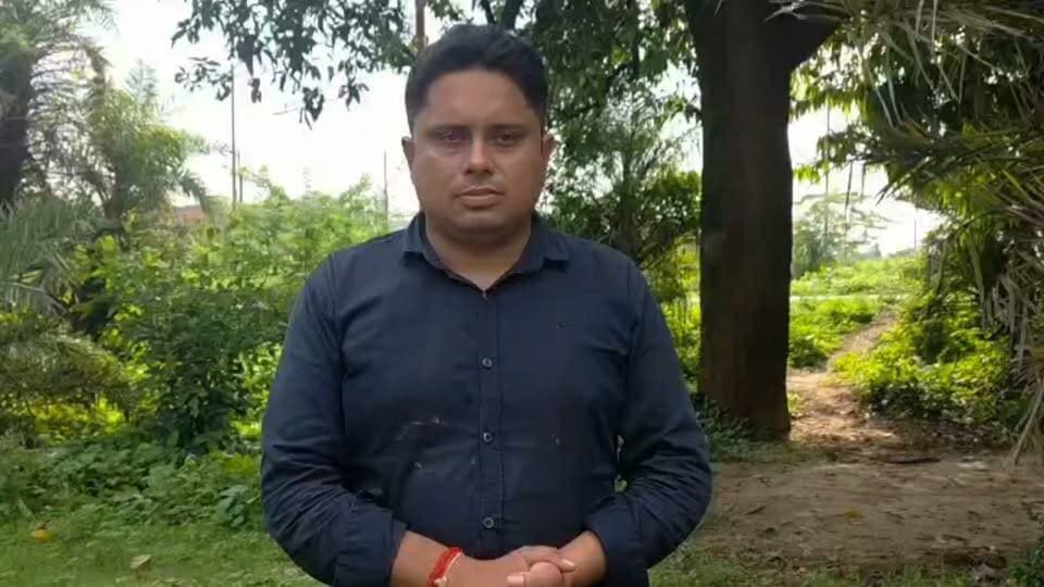 बाँदा... मेडिकल कालेज में बाहर से दवा लिखने का बड़ा रैकेट आया सामने, मेडिकल कालेज के प्राचार्य सुनील कौशल बने कठपुतली, कौन चला रहा बाँदा का मेडिकल कालेज। गरीब जनता को कब मिलेगा फ्री व सस्ता इलाज।
Part - 4
#banda #bandanews #UPGovernment #bandaroundup #ranidurgavatimedicalcollage #UPMEducationAndTraining #BrajeshPathak
Banda Roundup Brajesh Pathak Ramkesh Nishad Keshav Prasad Maurya BANDA News Banda Ki Chugli Banda - बाँदा DM Banda