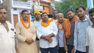 🔥 दिल्ली से पटना तक संघर्ष की जीत! 🔥अरवल रेल आंदोलन के सूत्रधार मनोज सिंह यादव के नेतृत्व में छात्र आंदोलन सफल रहा। 25 जुलाई को बिहार बंद और कानूनी लड़ाई के आगे सरकार झुकी, जेल में बंद छात्रों की रिहाई का पत्र जारी हुआ! अरवल विकास मंच द्वारा मिले सम्मान से अभिभूत मनोज यादव ने कहा—"संवैधानिक रूप से प्रदर्शन हमारा हक है, संघर्ष आगे भी जारी रहेगा।" ✊#ArwalRailLine #BiharNews #YouthPower #RightToProtest Public Ki Awaz - News