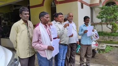 उमरिया जिले के दमोह पंचायत के ग्रामीणों ने इंजीनियर पर लगाया पैसे लेने का आरोप #pradhaanmntriaawayojna #स्वराजexpresssmbc #umaria