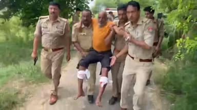 🚨पुलिस मुठभेड़ में ह&त्यारो&पी गिरफ्तार, 2 घंटे में घटना का खुलासा!
इटावा के थाना बकेवर क्षेत्र में हुई गंभीर घटना के मामले में पुलिस के अनुसार, कार्रवाई के दौरान आरोपी घायल हुआ, जिसे उपचार के लिए अस्पताल भेजा गया। मामले से जुड़े आवश्यक साक्ष्य भी बरामद किए गए हैं और आगे की विधिक प्रक्रिया जारी है।
प्रारंभिक पूछताछ में आरोपी ने ग्राम चिकनी निवासी विनय की कुल्हाड़ी से वार कर ह&त्या करने की बात स्वीकार करने का दावा पुलिस ने किया है।
पुलिस का कहना है कि पूरे प्रकरण की जांच नियमानुसार की जा रही है तथा उपलब्ध साक्ष्यों के आधार पर आगे की कार्रवाई की जाएगी।
📍 **बकेवर, इटावा**
👉 इटावा की हर बड़ी और भरोसेमंद खबर के लिए हमारे पेज से जुड़े रहें।
#Etawah #Bakewar #EtawahPolice #BreakingNews #LocalNews UttarPradesh DPSChannel