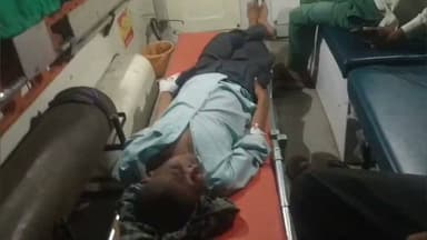 #रसूलाबाद डीसीएम की टक्कर से साइकिल सवार अधेड़ गंभीर रूप से घायल सीएचसी में उपचार के बाद जिला अस्पताल रेफर.....