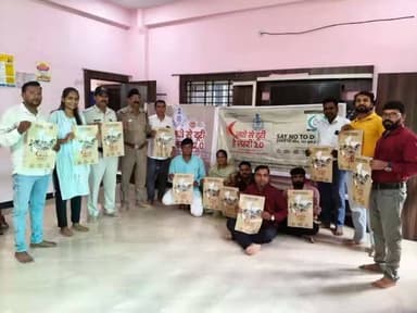 नशे से दूरी है जरूरी 2.0🚫
नशामुक्ति जन जागरूकता अभियान
थाना आष्टा
‘‘नशे से दूरी है जरूरी 2.0’’नशामुक्ति जन जागरूकता अभियान अंतर्गत थाना आष्टा पुलिस द्वारा क्षेत्र के अंतर्गत शहीद भगत सिंह शासकीय स्नातक महाविघालय आष्टा का आयोजन कर व्याख्यान दिया गया, नशे के दुष्प्रभावों के संबंध में जानकारी देकर शपथ दिलाई गई, एवं नशा मुक्ति से सम्बंधित पम्पलेट वितरण किये गये,
#NasheSeDooriHaiZaroori2_0