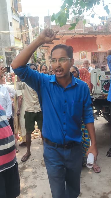 गुलशन चौक पे पानी की दिक्कत हुई जनत ने आवाज उठाई
#delhinews #vsnews48delhi #newsupdate #viralreels #reelsinstagram