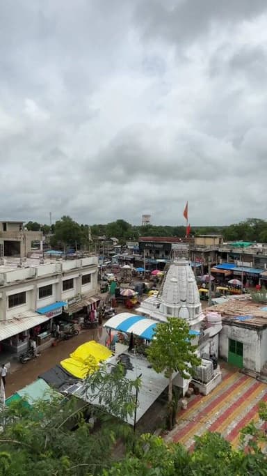 કેમ છો ધાનેરા 🙌
હવે રાજપુતી કલેક્શન માટે અમદાવાદ કે રાજસ્થાન સુધી જવાની જરૂર નથી!
કારણ કે હવે તમારા પોતાના શહેર ધાનેરામાં જ શરૂ થયું છે 👉 બાઈસા કલેક્શન 💍
#baisacollection #rajasthanicollection #rajputicollection #jewellerylovers #rajputijewellery #artificialjewellery #rajputichudi #bridalshopping #weddingcollection #weddingseason #bridaljewellery #cosmetics #fashionstore #trendingcollection #dhanera #banaskantha #dhaneramedia #shoppingdhanera #gujaratifashion #dhanerashopping #dhaneranews #shoplocal #shoppingvibes #gujaratistore