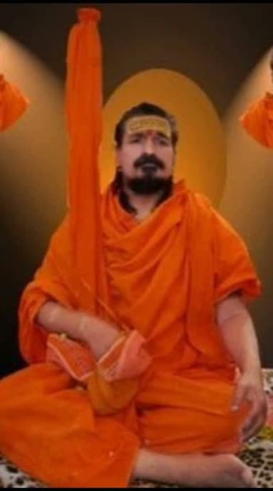 गुरु पूर्णिमा के अवसर पर पूज्य गुरुदेव धर्मसम्राट ब्रह्मलीन अनंत विभूषित डंडी स्वामी श्री श्री 1008 श्री मोहनानंद सरस्वती जी महाराज के चरणों में शत शत नमन।