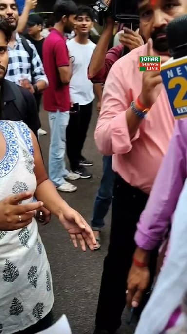 जोहार न्यूज़ की रिपोर्टर रह चुकी दुमका दुधानी की बेटी अस्मत भी पहुंची जंतर-मंतर।। देखें इस वीडियो में।।