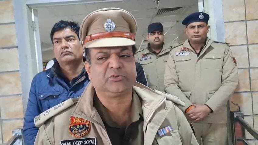 मुठभेड के बाद पुलिस ने किये तीन आरोपी बदमाश किये गिरफ्तार