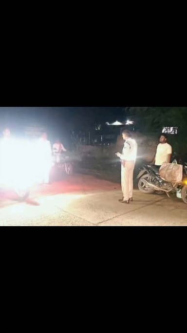 सड़क सुरक्षा पर सलैया पुलिस का सख्त एक्शन: बिना सीट बेल्ट चलने वाले 11 वाहन चालकों पर मोटर व्हीकल एक्ट के तहत कार्रवाई"