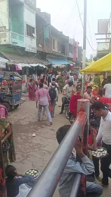 कामतानाथ महाराज परिक्रमा मुख्य मार्ग चित्रकूट
#live #चित्रकूट #कामतानाथ #लाइव #NewsUpdate #trendingnews #viralnews #staysafe #BreakingNews #PublicSafety