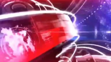 सम्भल में प्रभारी यातायात जगरोशन सिंह एवं यातायात पुलिस द्वारा संयुक्त रूप से जनपद संभल में अभियान चलाया गया वीडियो को शेयर करें
यूपी के जनपद सम्भल में पुलिस अधीक्षक कृष्ण कुमार बिश्नोई के कुशल निर्देशन में एवं क्षेत्राधिकारी यातायात स्तुति सिंह के निर्देशन में प्रभारी यातायात जगरोशन सिंह एवं यातायात पुलिस द्वारा संयुक्त रूप से जनपद संभल में अभियान चलाया गया!जिसके अंतर्गत बिना फिटनेस के वाहन चलाना और बुलेट मोटरसाइकिल में मोडिफाइड साइलेंसर लगाना और प्राइवेट वाहन को सवारी गाड़ी में उपयोग में लाना और टेंपो और ई रिक्शा में अधिक सवारी बैठाना के विरुद्ध कार्यवाही की गयी!अभियान के दौरान प्रभारी यातायात जगरोशन सिंह द्वारा द्वारा एक ओवरलोडिंग करने पर टेम्पू के खिलाफ सीज की कार्यवाही की गयी !और एक सवारी वाहन के खिलाफ भी सीज की कार्यवाही की गयी!और दो प्रेशर हॉर्न लगे वाहन पर चालान की कार्यवाही की गयी और उन्हें वाहन से खुलवाकर जमा कराया गया!और टी एस आई प्रमोद मान द्वारा एक एम्बुलेंस को बिना फिटनेस के चलाने पर वाहन के खिलाफ सीज की कार्यवाही की गयी और टी एस आई अशोक कुमार द्वारा एक इनोवा गाड़ी के खिलाफ सीज की कार्यवाही की गयी! एवं मुख्य आरक्षी सचिन कुमार द्वारा 4 बुलेट मोटर साईकिल में मोडिफाइड साइलेंसर लगा होने पर प्रवर्तन की कार्यवाही कर मोडिफाइड साइलेंसर को जमा कराया गया! और यातायात पुलिस द्वारा यातायात नियमों का उल्लंघन करने पर वाहनों के खिलाफ कार्यवाही की गयी! प्रभारी यातायात द्वारा बताया गया कि ये अभियान लगातार जारी रहेगा
