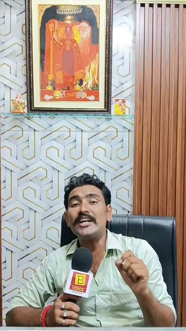 भादरा का संजय चौक शहर का ऐसा प्रमुख बाजार है, जो देर रात तक गुलजार रहता है। यहां रोज़ी-रोटी कमाने वाले फास्ट फूड रेहड़ी संचालकों का आरोप है कि नशे की हालत में आने वाले कुछ लोग उन्हें परेशान करते हैं, जिससे व्यापार प्रभावित होता है और भय का माहौल बनता है।