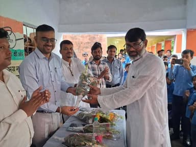 District Kishanganj_पोठिया: सरस्वती विद्या निकेतन कुसियारी के उद्धघाटन के के दौरान सभा को सम्बोधित करते सीओ मोहित राज
Mohit Raj