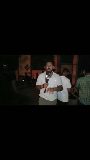 आखिर क्या हुआ रात के 10 बजे भी धरना प्रारंभ रहा #सुरजमल #यूनिवर्सिटी पर , #पुलिस की बर्बरता सामने आई ,छात्रों को किया घसीटने का प्रयास छात्र डटे रहे देर रात धरने तक... देखिए पूरी खबर
#उत्तराखंड #उत्तरप्रदेश #puskarssinghdhami #surajmaluniversity #sspusnagar