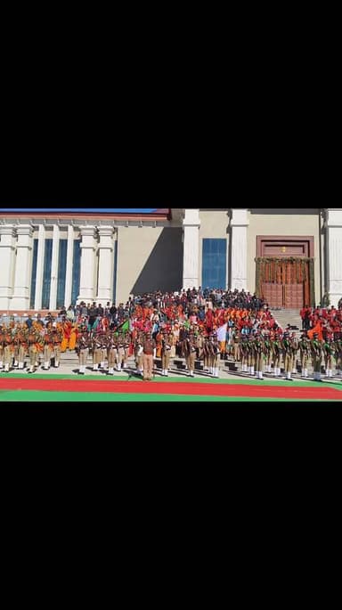 🎉 उत्तराखण्ड स्थापना दिवस की रजत जयंती पर सांस्कृतिक रंगों की भरमार!
ग्रीष्मकालीन राजधानी गैरसैंण (भराड़ीसैंण) में #UttarakhandFoundationDay2025 के अवसर पर लोक कलाकारों ने धरोहर और संस्कृति की शानदार प्रस्तुतियां दीं। झूमते गीत, नृत्य और रंग-बिरंगी परंपराएं उत्तराखण्ड की सांस्कृतिक पहचान को जीवंत कर रही हैं। 🌄🎶
इस उत्सव ने पूरे राज्यवासियों में गौरव और उत्साह की लहर दौड़ा दी।
#SilverJubilee #Gairsain #UttarakhandCulture #FolkArts #CelebratingHeritage