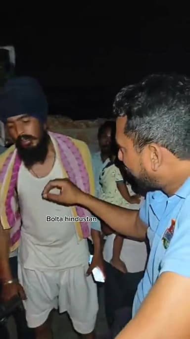 गर्मी मे लाइट कट से परेशान लोगो ने रात्रि मे विद्युत कर्मचारियों को घेरा #BoltaHindustan #PunjabNews #hanumangarhnews #indianrelve #RajasthanNew #surthgathnews #virelreels #ajtknews #news #hamumangarhnews #IranWar #मोदी #modi