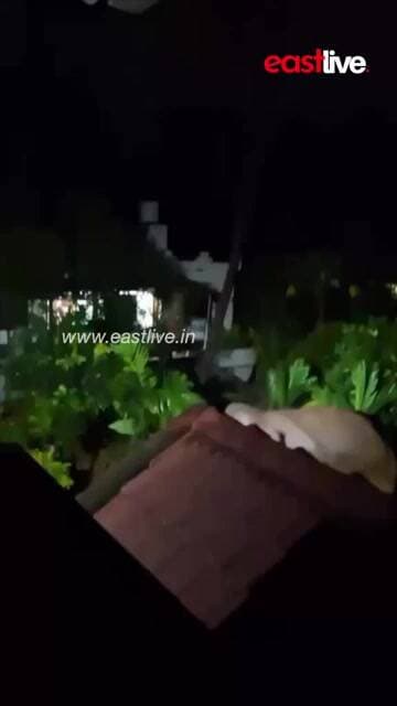 കരുവാരകുണ്ട് കണ്ണത്ത് അങ്ങാടിയിൽ ഇറങ്ങിയ കാട്ടാന ജീപ്പ് തകർത്തു.