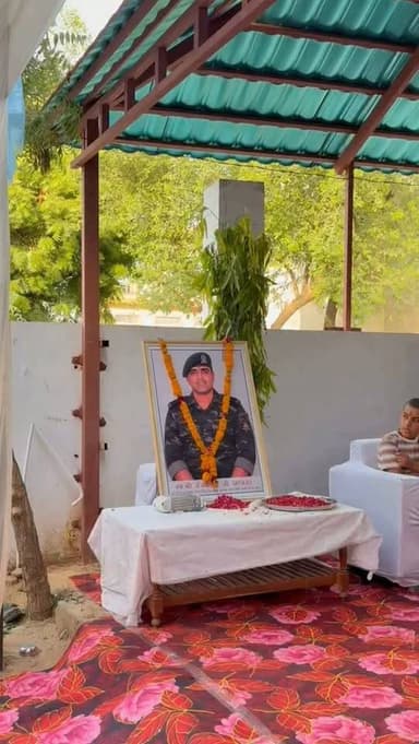 राजस्थान सरकार में कैबिनेट मंत्री श्री सुरेश जी रावत ने आज पीह में स्वर्गीय देवकरण जी जाजड़ा की शोकसभा के उपरांत आज उपस्थित होकर भावभीनी श्रद्धांजलि एवं पुष्पांजलि अर्पित की।