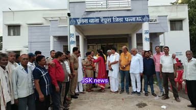नवागत थाना प्रभारी सावित्री राजपूत ने संभाली रैपुरा थाने की कमान, निवर्तमान थाना प्रभारी स्मिता सिंह बघेल को दी गई भावपूर्ण विदाई