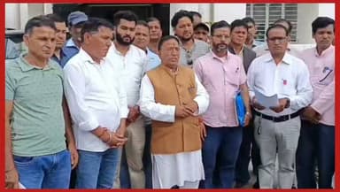 #कलक्ट्रेट (नई टिहरी) में #फिपल्टी (नकोट) में #मेडिकल कॉलेज निर्माण को लेकर नकोट गजा क्षेत्र के जनप्रतिनिधि #जिलाधिकारी को ज्ञापन देने पहुंचे। #जानिए। इस दौरान क्या कह रहे हैं #जनप्रतिनिधि।
