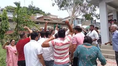 देहरा ।। News123 ।। देहरा में भाजपा की जीत का जश्न मनाते कार्यकर्ता