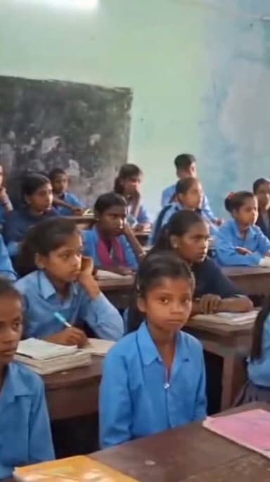सरायगढ़ भपटियाही प्रखंड के उमवि झिल्लाडूमरी में बच्चों को मानव तस्करी पर किया जागरूक: SSEVS ने कवच परियोजना के तहत जागरूकता सत्र आयोजित किया।
Supaul, Bihar - सुपौल - बिहार Saraigarh Bhaptiyahi, Supaul District Administration Supaul सुपौल पुलिस