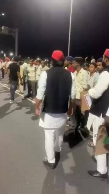 गंगा एक्सप्रेसवे पर सपा प्रमुख अखिलेश यादव का स्वागत, 2027 चुनाव की तैयारियों का दिया मंत्र
