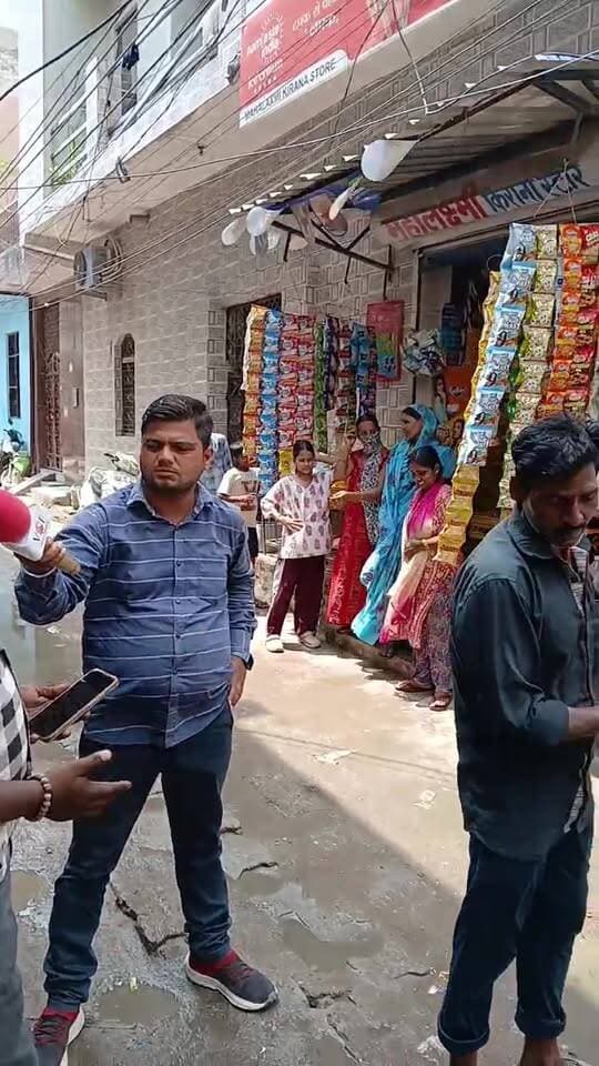 कैमरा पहुंचा, मिनटों में सफाई कर्मचारी भी पहुंचे...
जवाहर कॉलोनी में सीवर का कहर
#JawaharColony
#sewerproblems
#SewerOverflow
#MCF
#MunicipalCorporation
#Cleanliness
#faridabad
#voiceoffaridabad
#voiceoffreedom