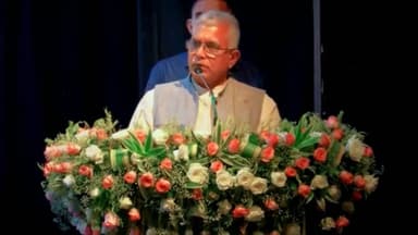 পাকা দেওয়াল থাকলেও পাবেন আবাস যোজনার টাকা || পরিষ্কার করে দিলেন পঞ্চায়েত মন্ত্রী দিলীপ ঘোষ