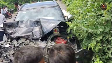 मौ@त की घाटी बनी संघरी घाटी, नेक्सन कार और बस की भीषण टक्कर में कई घायल..