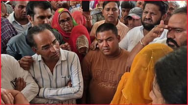 #मकराना में मासूम से दुष्कर्म प्रकरण में फूटा आक्रोश
शनिवार सुबह 8 बजे से सेंट कान्वेंट स्कूल के बाहर अनिश्चितकालीन धरना विधायक जाकिर हुसैन गैसावत भी बैठेंगे धरने पर, सर्व समाज से समर्थन की अपील..., देखिए पीड़ित माता की आपबीती.....
