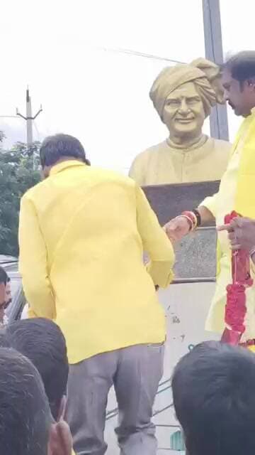 గుత్తిలో కూటమి నాయకులతో కలిసి ఎన్టీఆర్ కు నివాళులర్పించిన ఎమ్మెల్యే గుమ్మనూరు జయరాం #ksktv