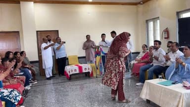 जवालामुखी नगर परिषद में अध्यक्ष व उपाध्यक्ष पद के लिए शपथ समारोह,अध्यक्ष सोमकिरण शर्मा व उपाध्यक्ष पद पर दीप्ति दिव्या सूद को मिली नियुक्ति
**विधायक संजय रत्न भी हैं मौजूद - लाईव गौरव शर्मा के साथ