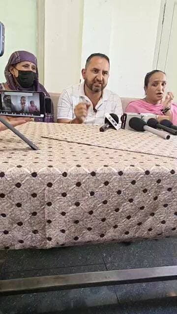 मजदूर नेता प्रदीप चौहान ठुंडू की प्रेस वार्ता