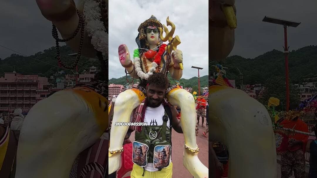 Bhole baba bhe kawad la rahe hai aap ke sath #viral #bhole #haridwar #kawad