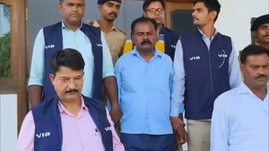 बिहार के औरंगाबाद में 50 हजार रिश्वत लेते हुए दरोगा गिरफ्तार केस में नाम हटाने के लिए मांगा पैसे